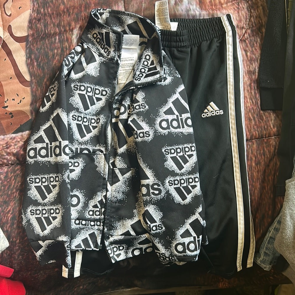 Adidas boys outfit 2T
